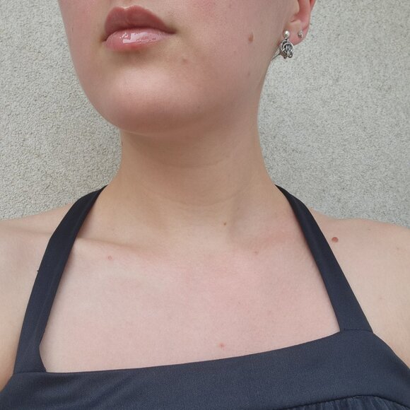 Vintage silver chainmaille knot earrings ✦ small dainty circle earrings ✦ - Picture 4 of 6